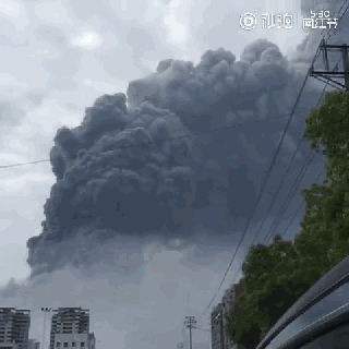 湖北當陽一熱電廠爆炸,現(xiàn)場煙塵滾滾